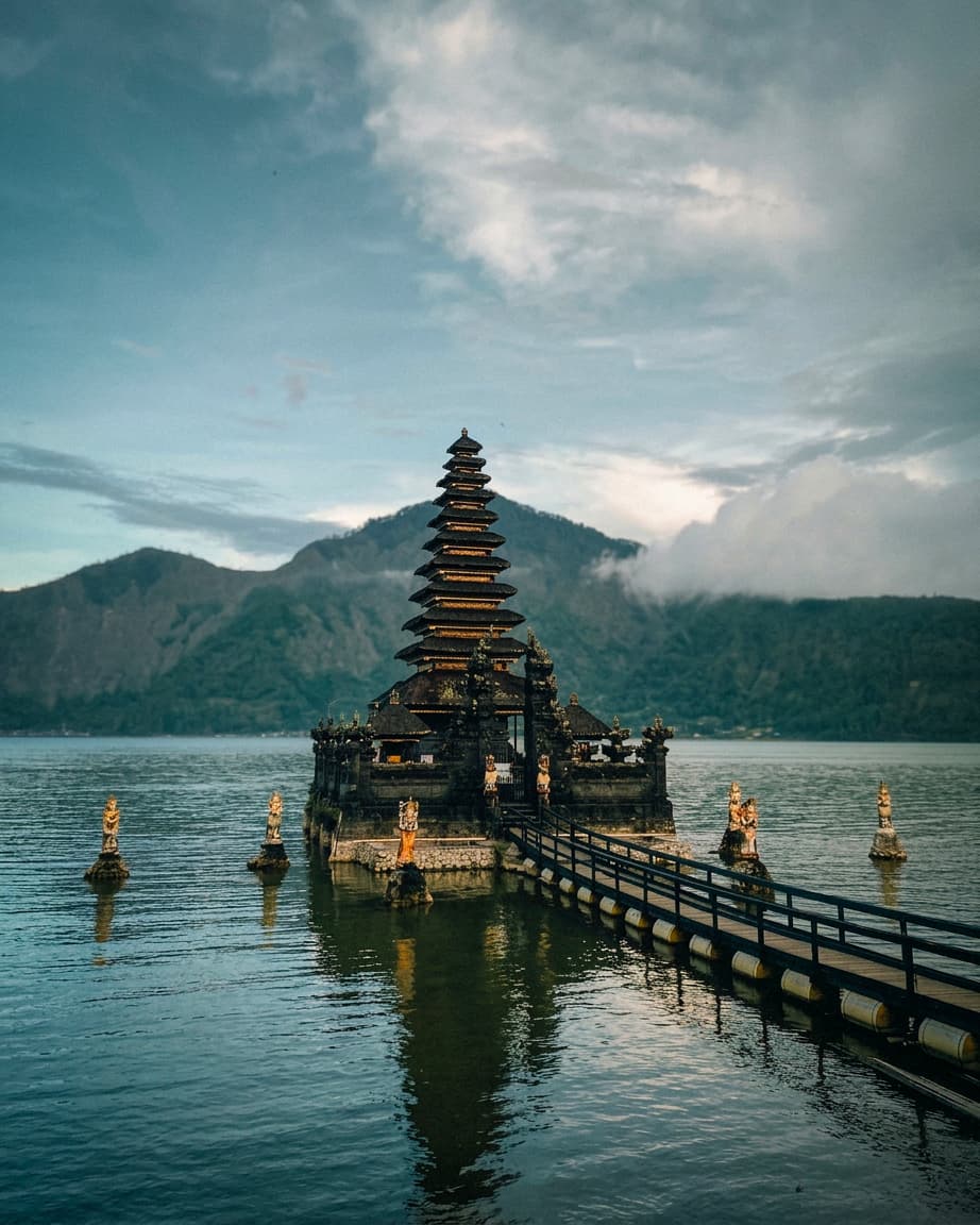 Visit Pura Ulun Danu Batur